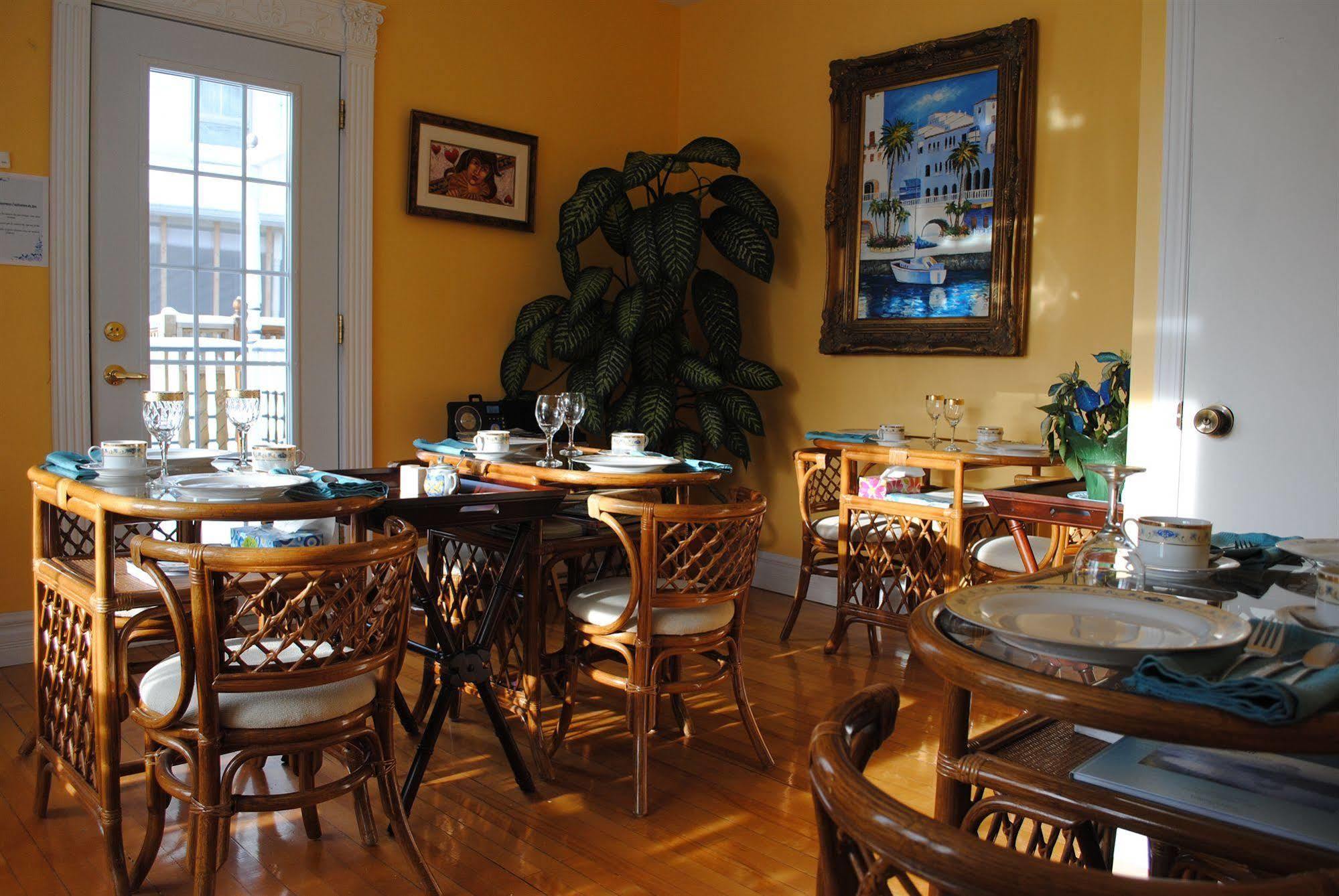 Auberge Marquis De Montcalm Sherbrooke Exterior foto